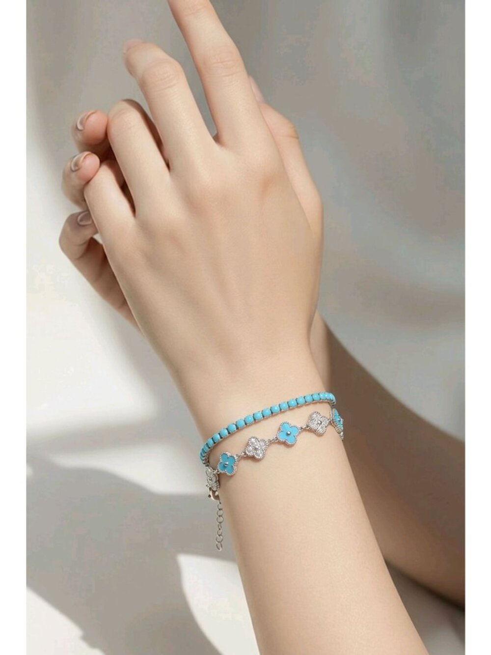 NWT- Blue & Silver Floral Bracelet Dainty & Elegant Jewelry (SKU#0518)